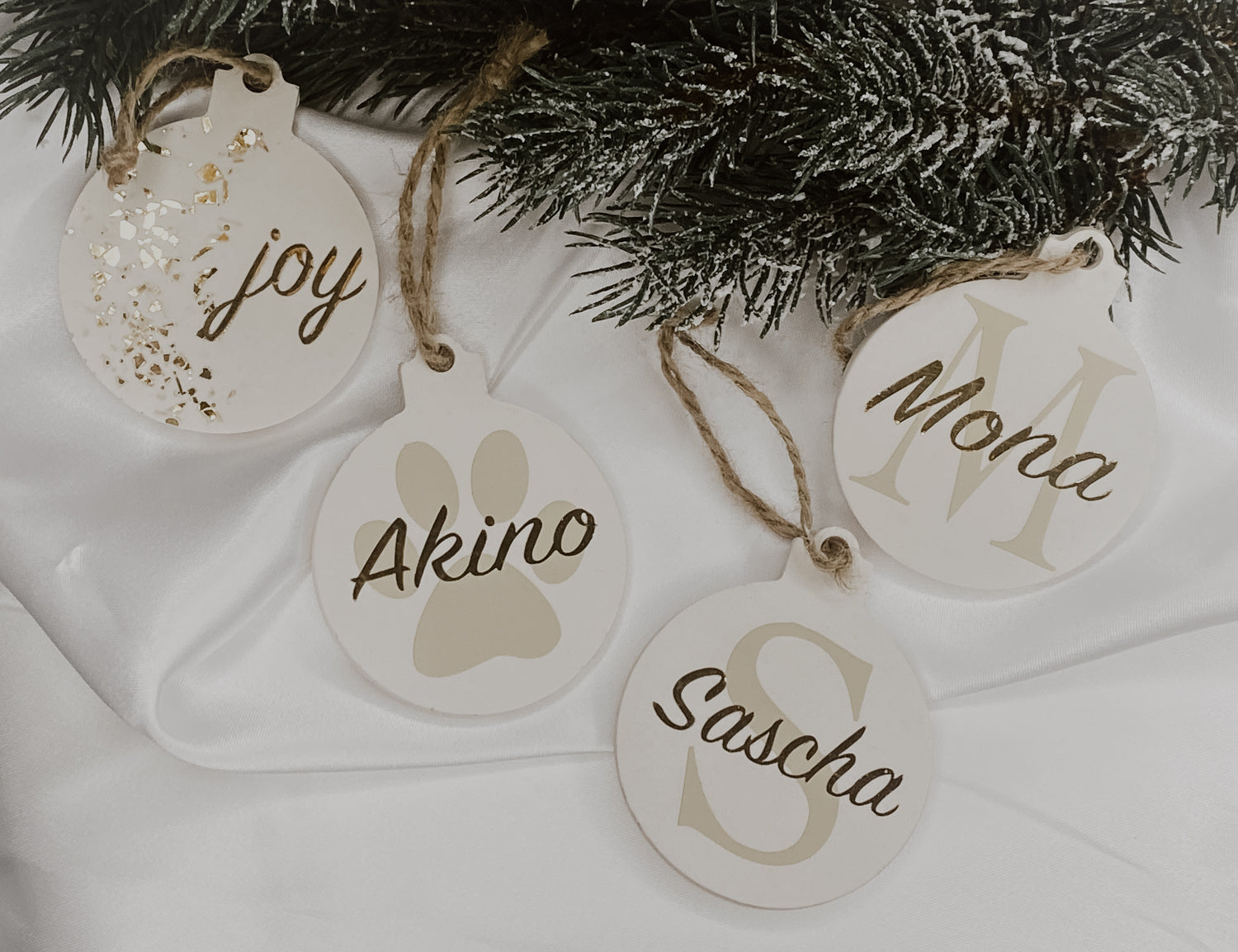 Christmas ornament 'TWINKLE BALL' - personalized